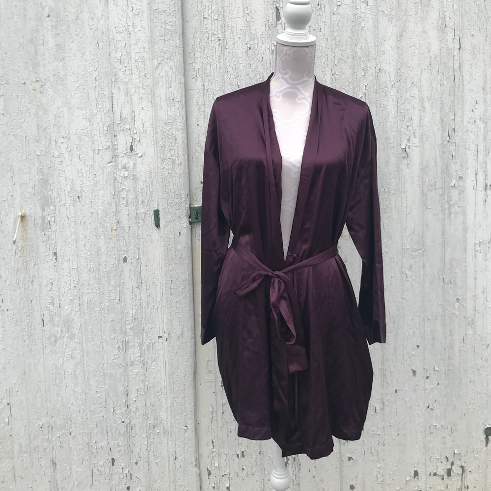 Victoria’s Secret robe - Picture 1 of 5